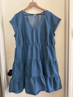 7th & HUDSON tiered chambray dress